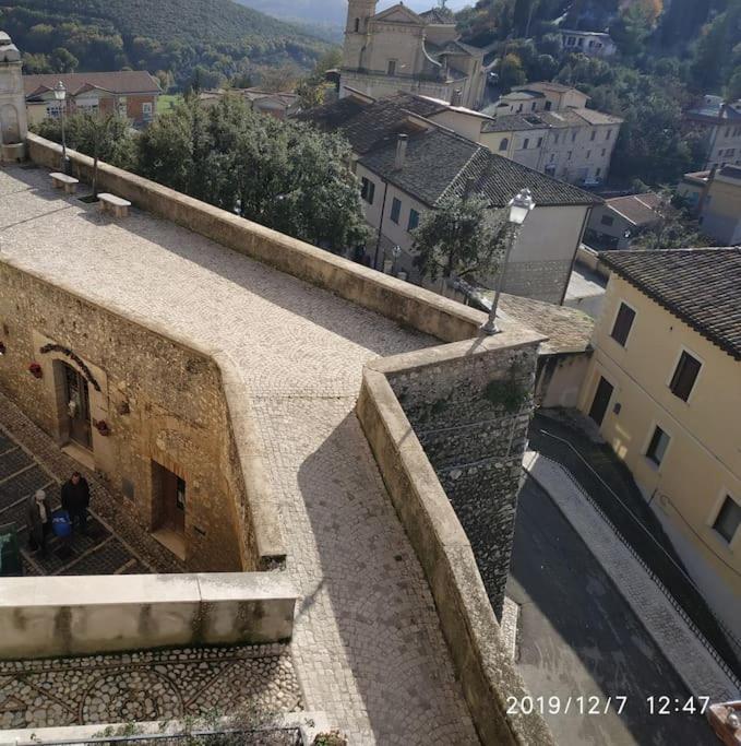 Relax Nell' Antico Borgo Villa Casperia Exterior photo