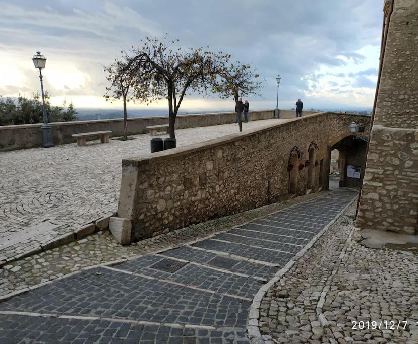 Relax Nell' Antico Borgo Villa Casperia Exterior photo