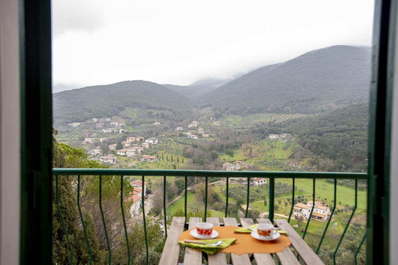 Relax Nell' Antico Borgo Villa Casperia Exterior photo