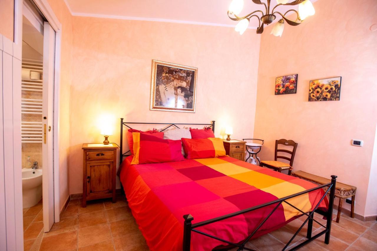 Relax Nell' Antico Borgo Villa Casperia Exterior photo