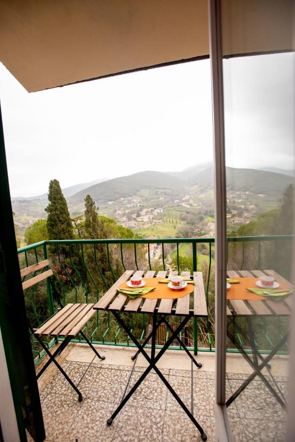 Relax Nell' Antico Borgo Villa Casperia Exterior photo